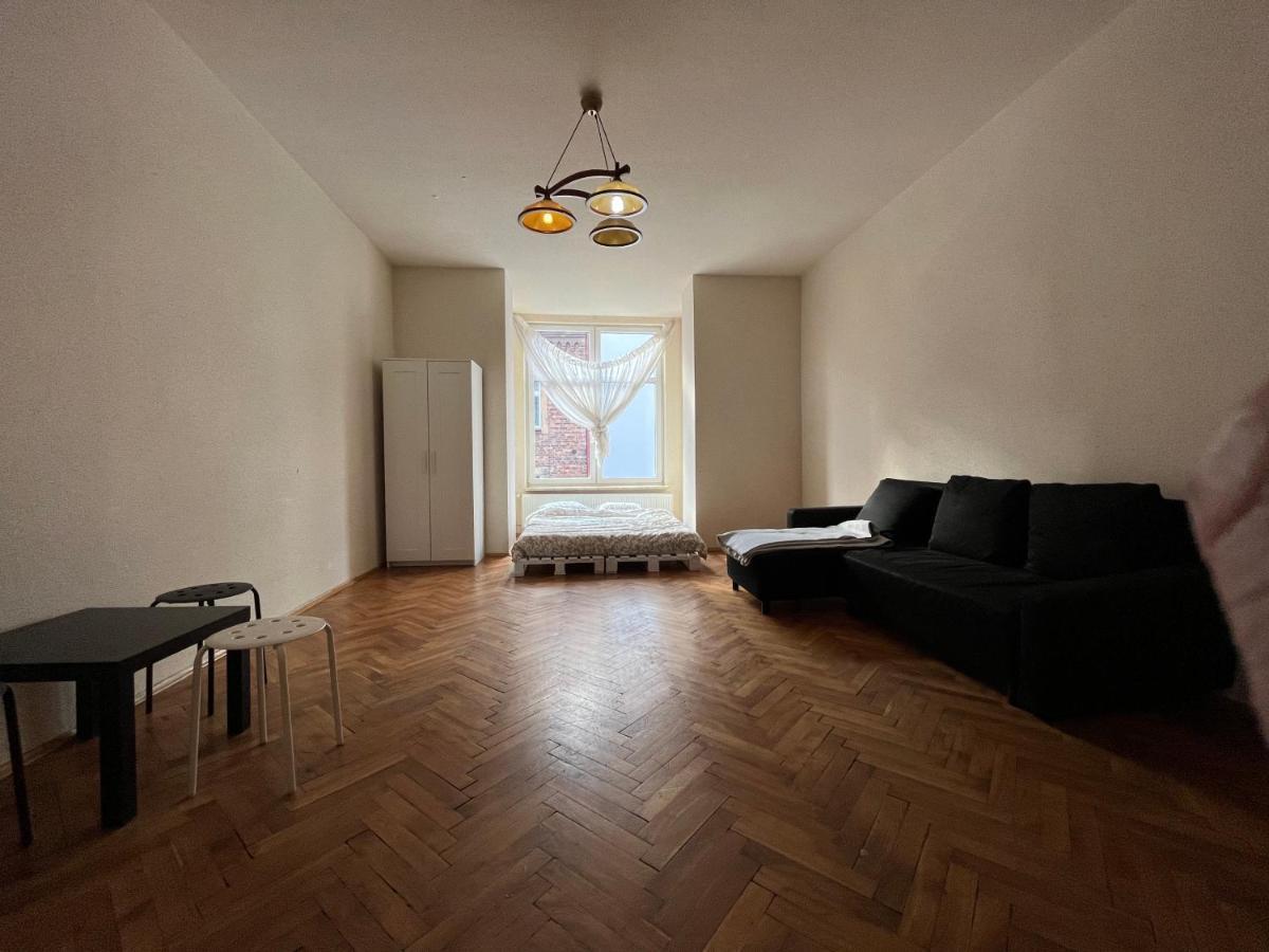 Spacious Apartment Krasków Eksteriør bilde